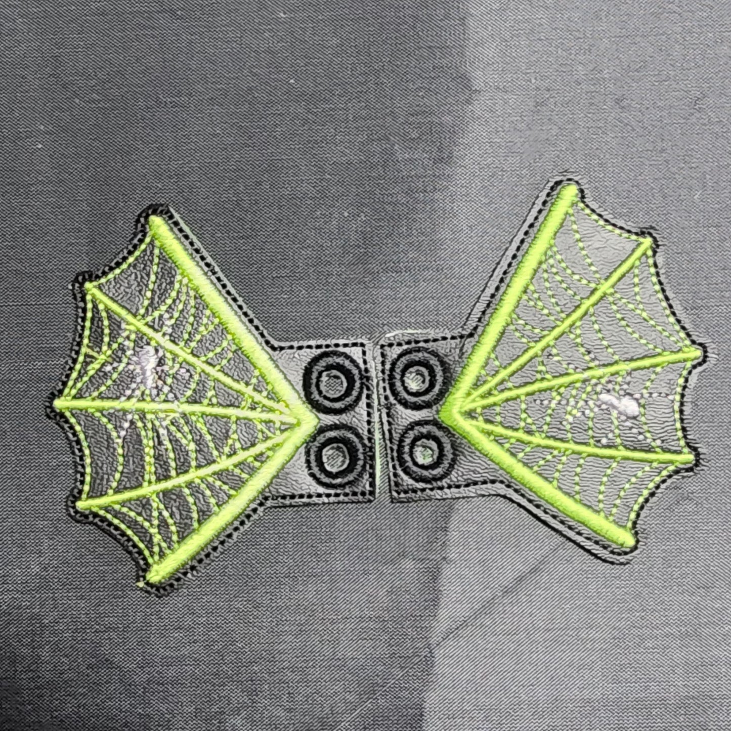 Spider web -shoe wings