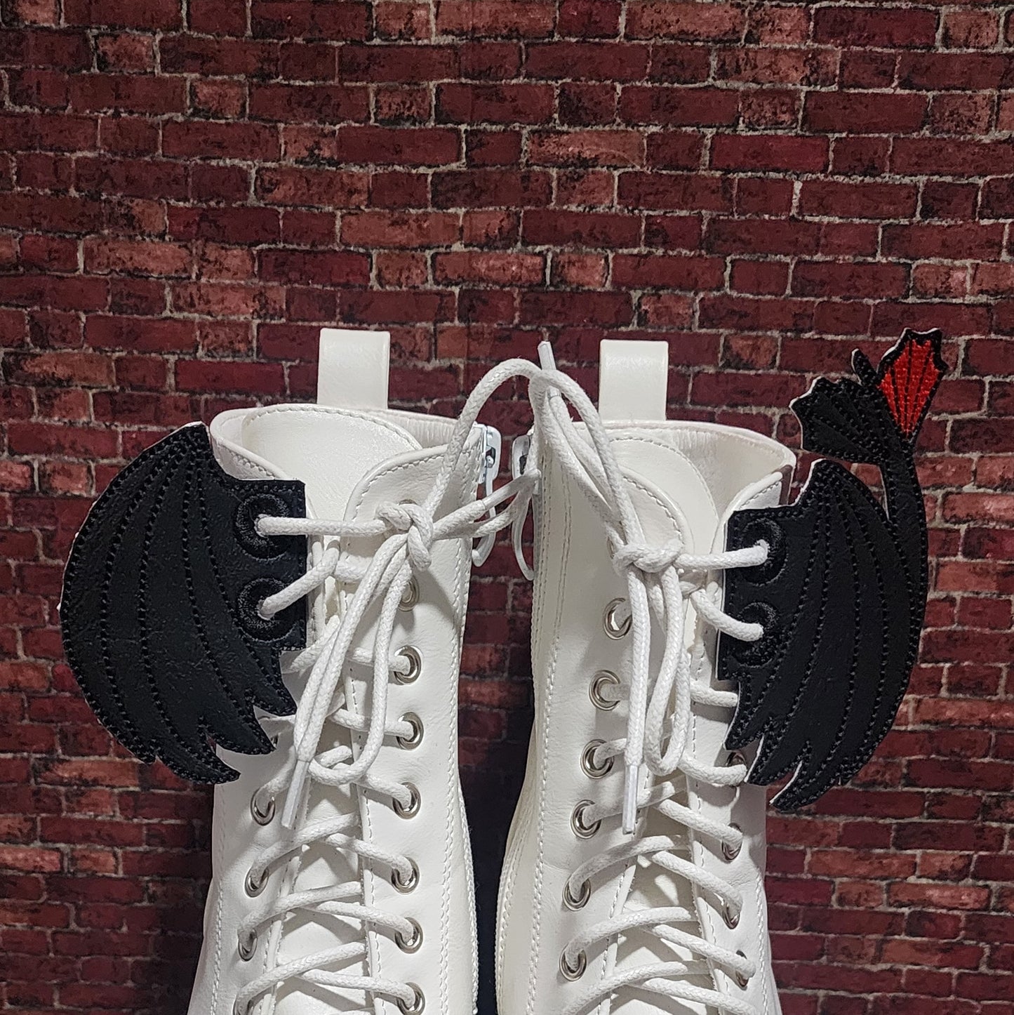 Dragon tooth - shoe wings