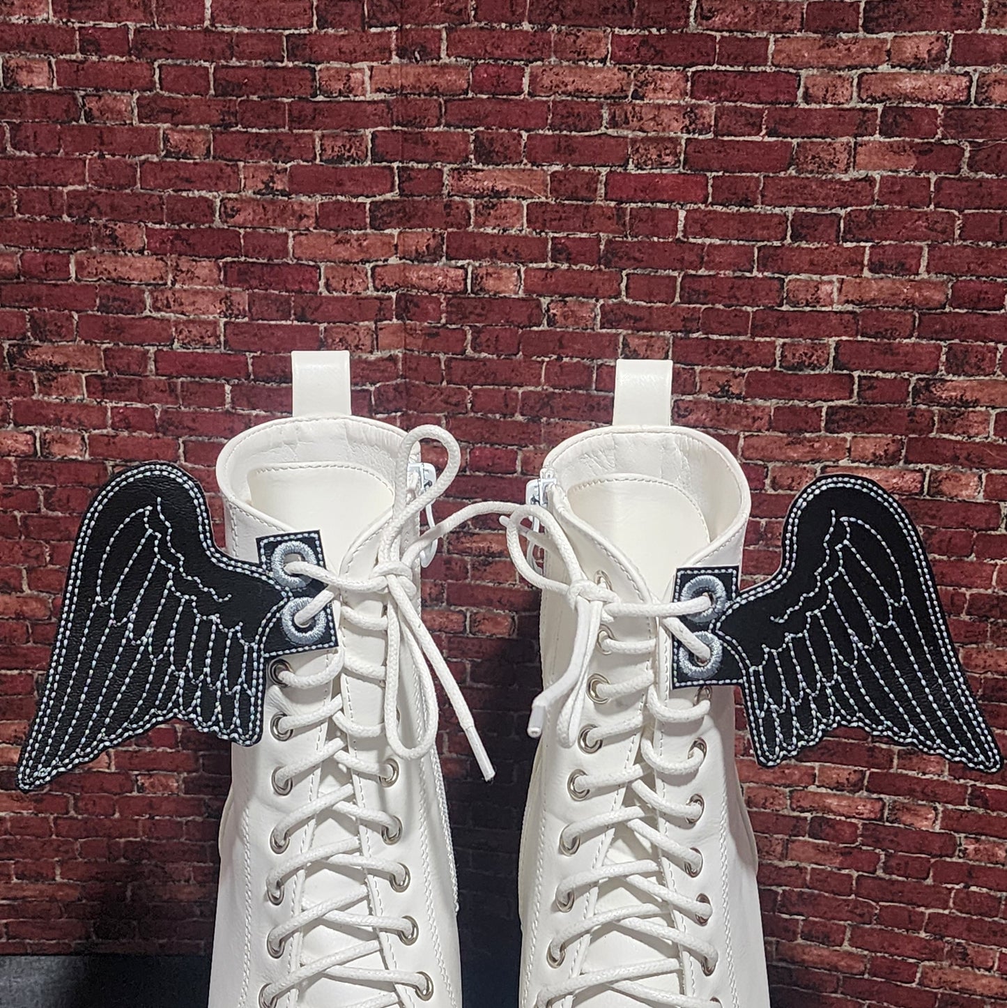Raven shoe wings