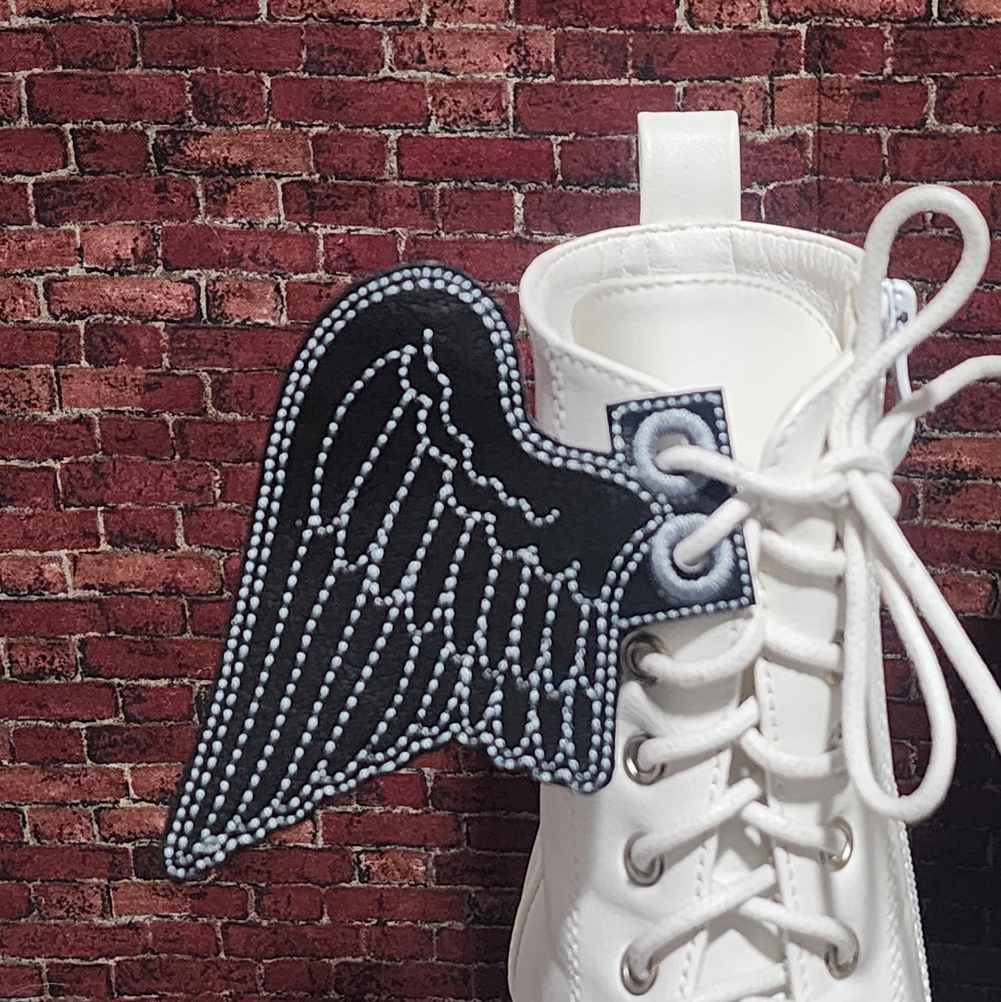 Raven shoe wings